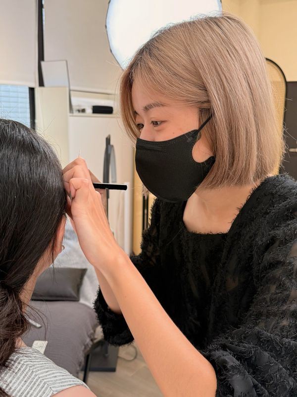 Woo Natural Beauty 紋繡師眉型設計中